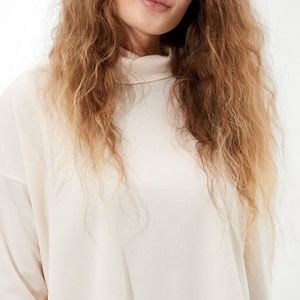 AE cropped long sleeve mock neck t-shirt